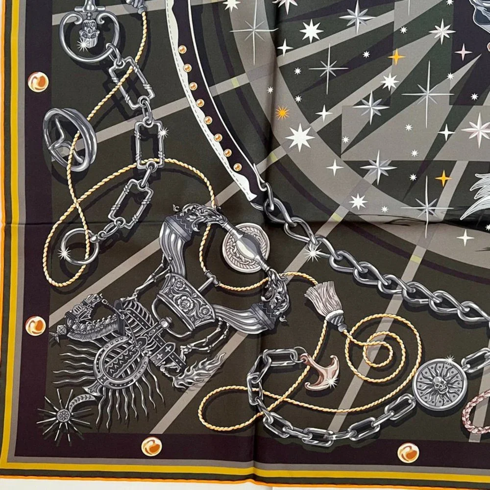 - Hermes Scarf C'est La Fete Olive Hermès Paris 90 cm - Picture 2 of 7